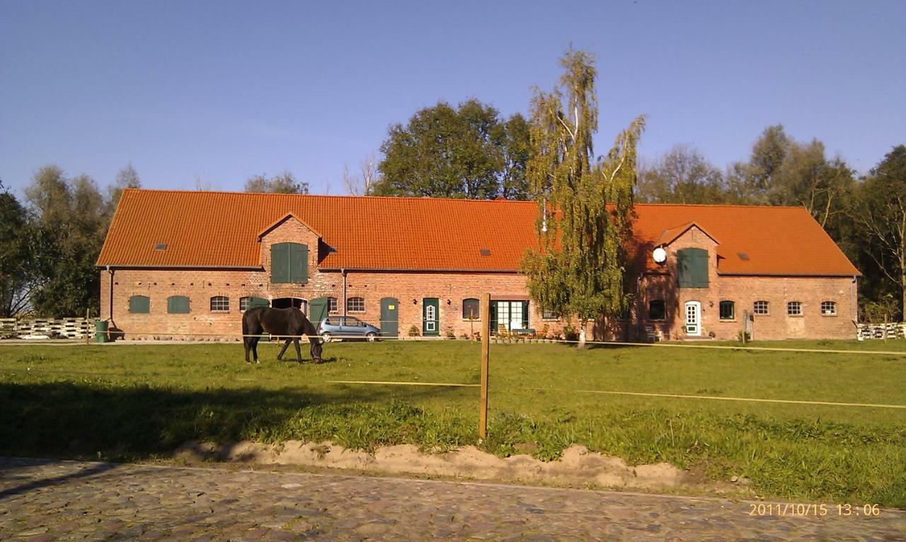 Appartamento Gutshaus Alt-Jargenow Alt Jargenow Esterno foto
